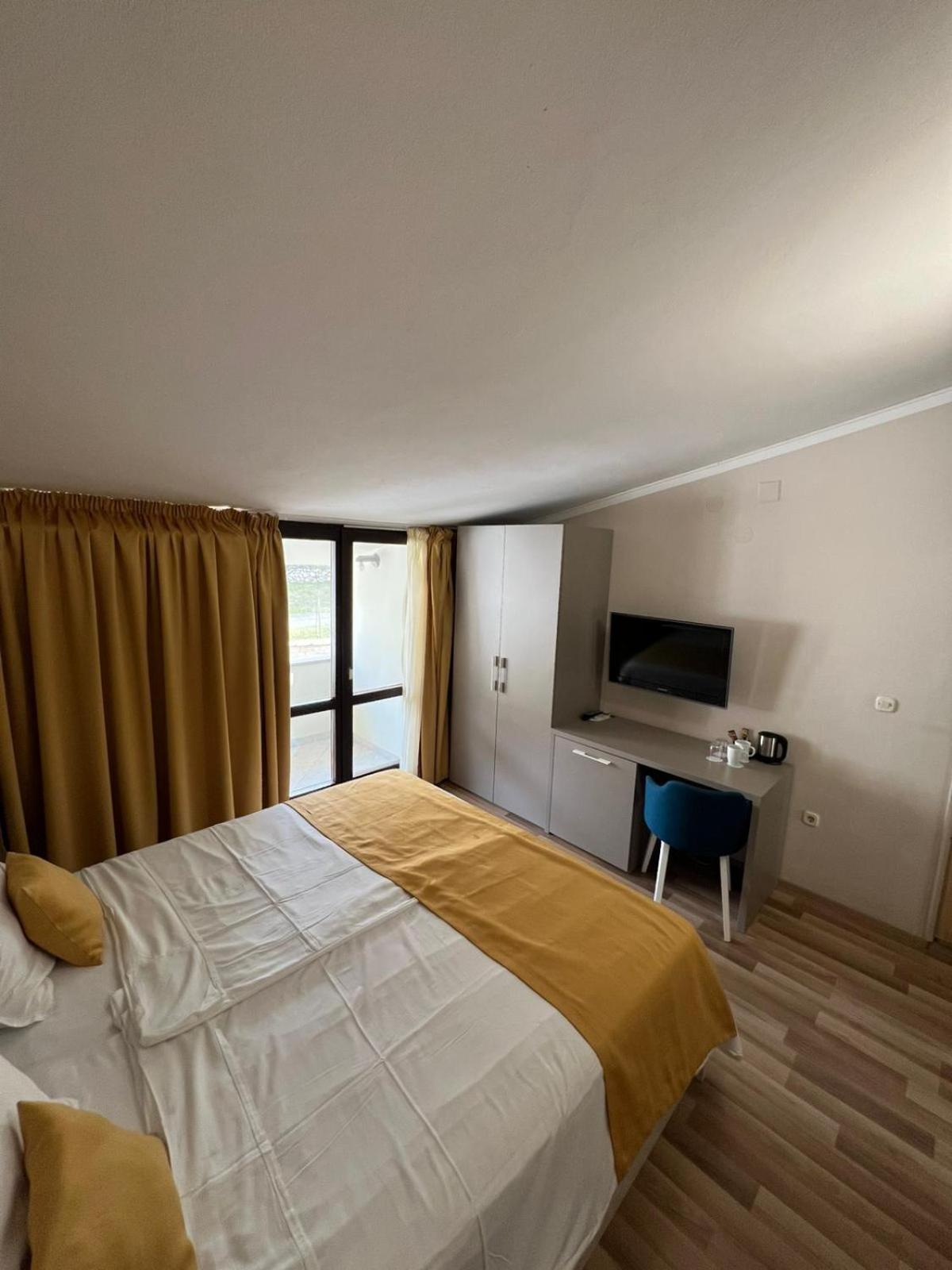 Bellevue Rooms Stara Baška エクステリア 写真