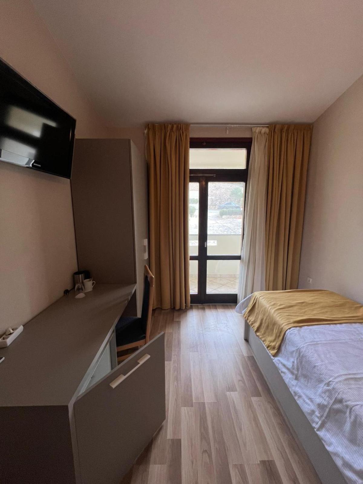 Bellevue Rooms Stara Baška エクステリア 写真
