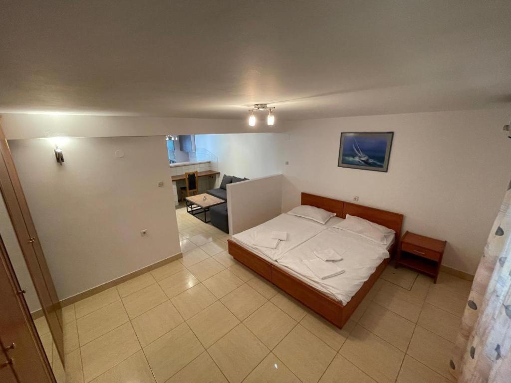 Bellevue Rooms Stara Baška エクステリア 写真