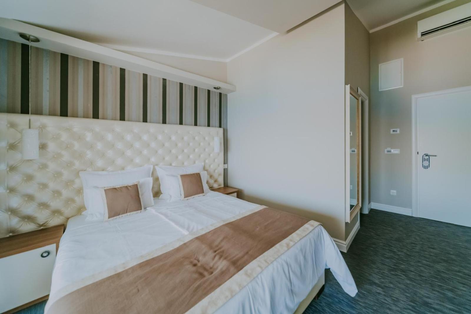 Bellevue Rooms Stara Baška エクステリア 写真