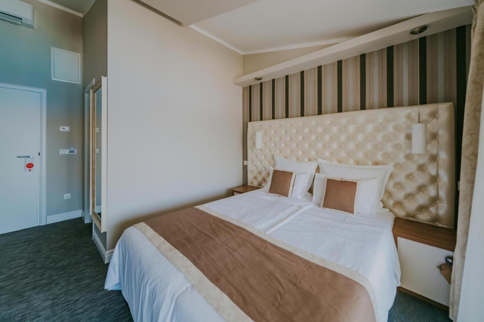 Bellevue Rooms Stara Baška エクステリア 写真